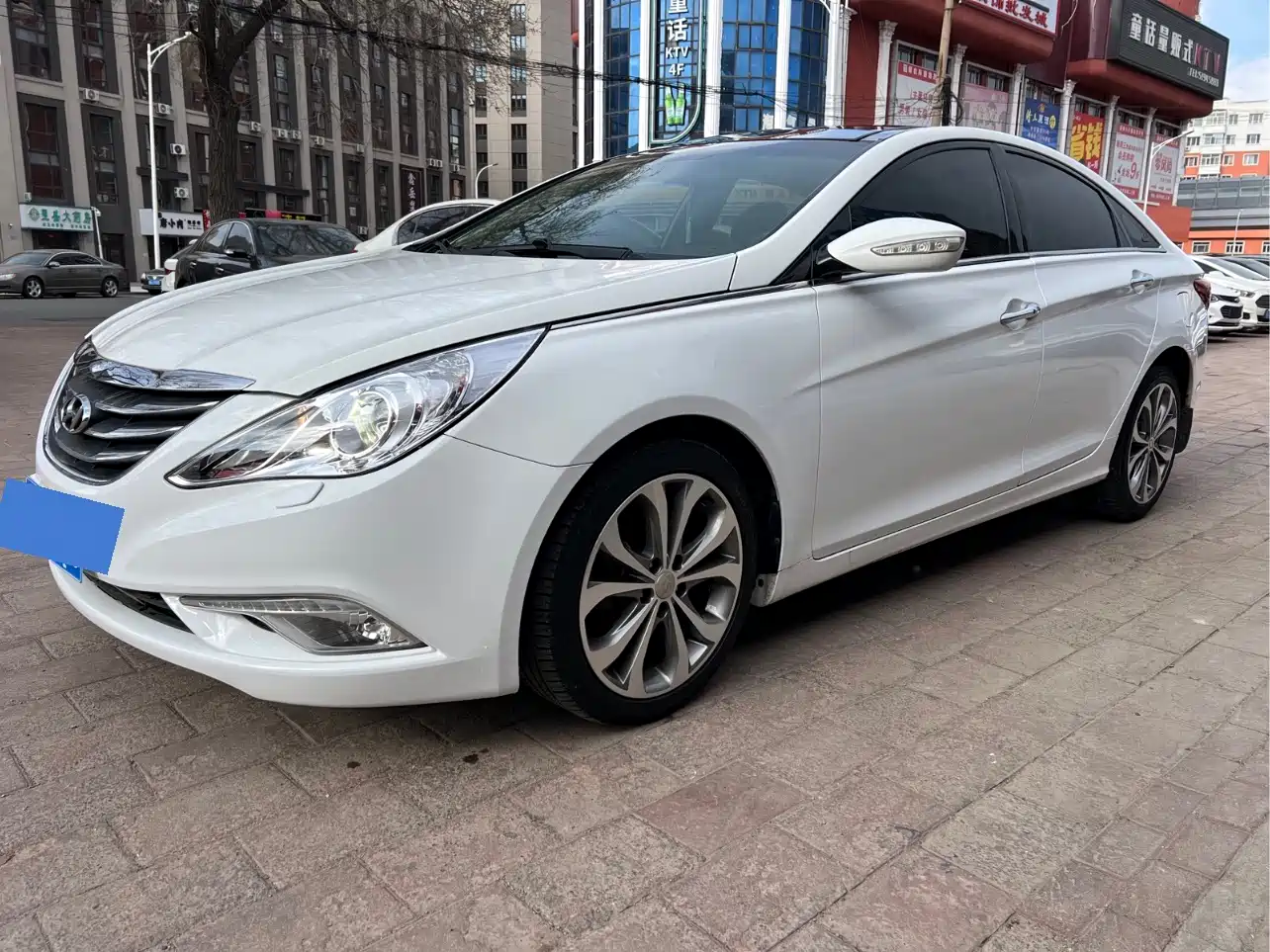 Hyundai Sonata 2013 2.4L Automatic Luxury Edition (China IV)