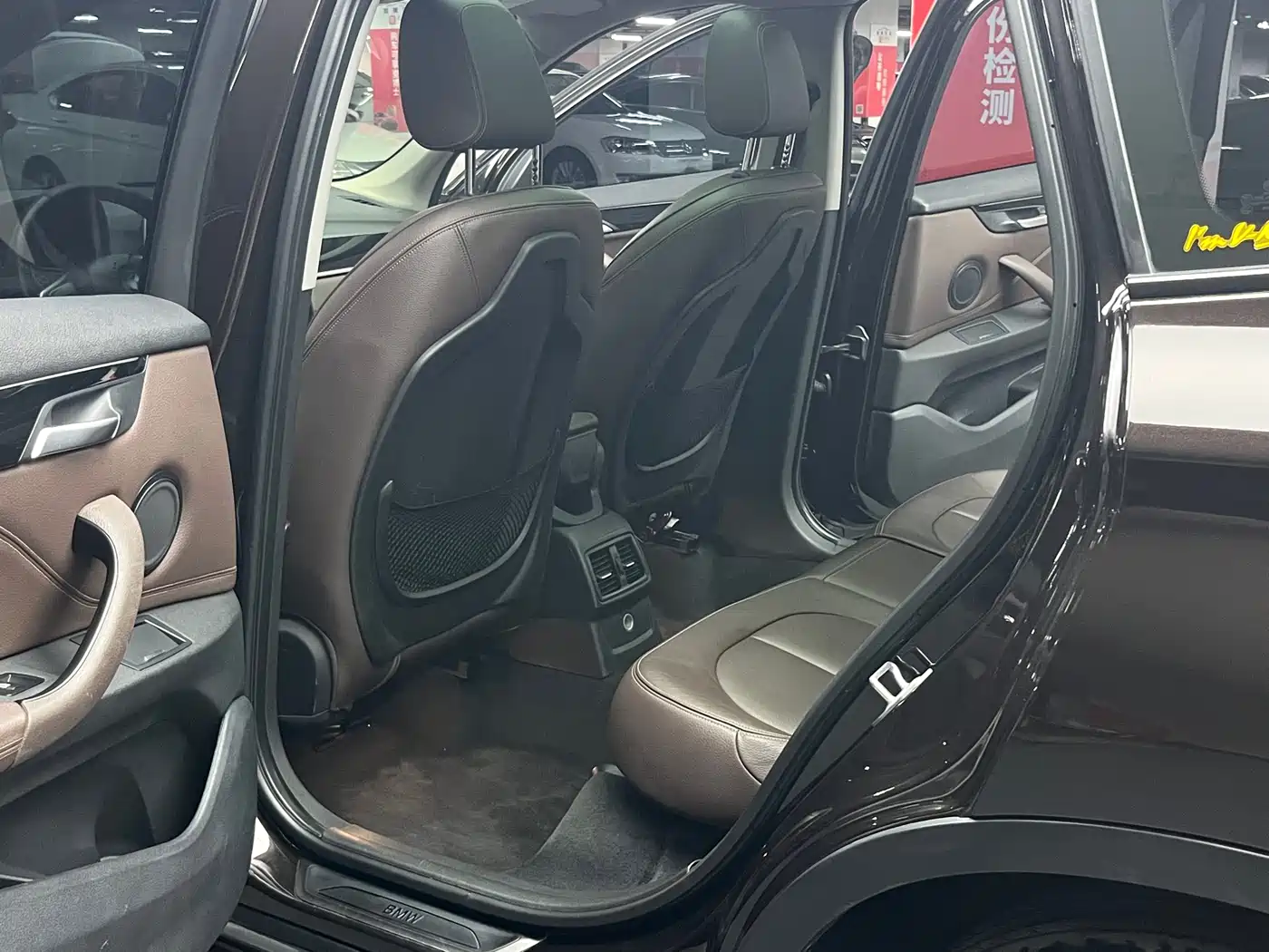 BMW X1 2018 sDrive18Li Premium Model фото 17