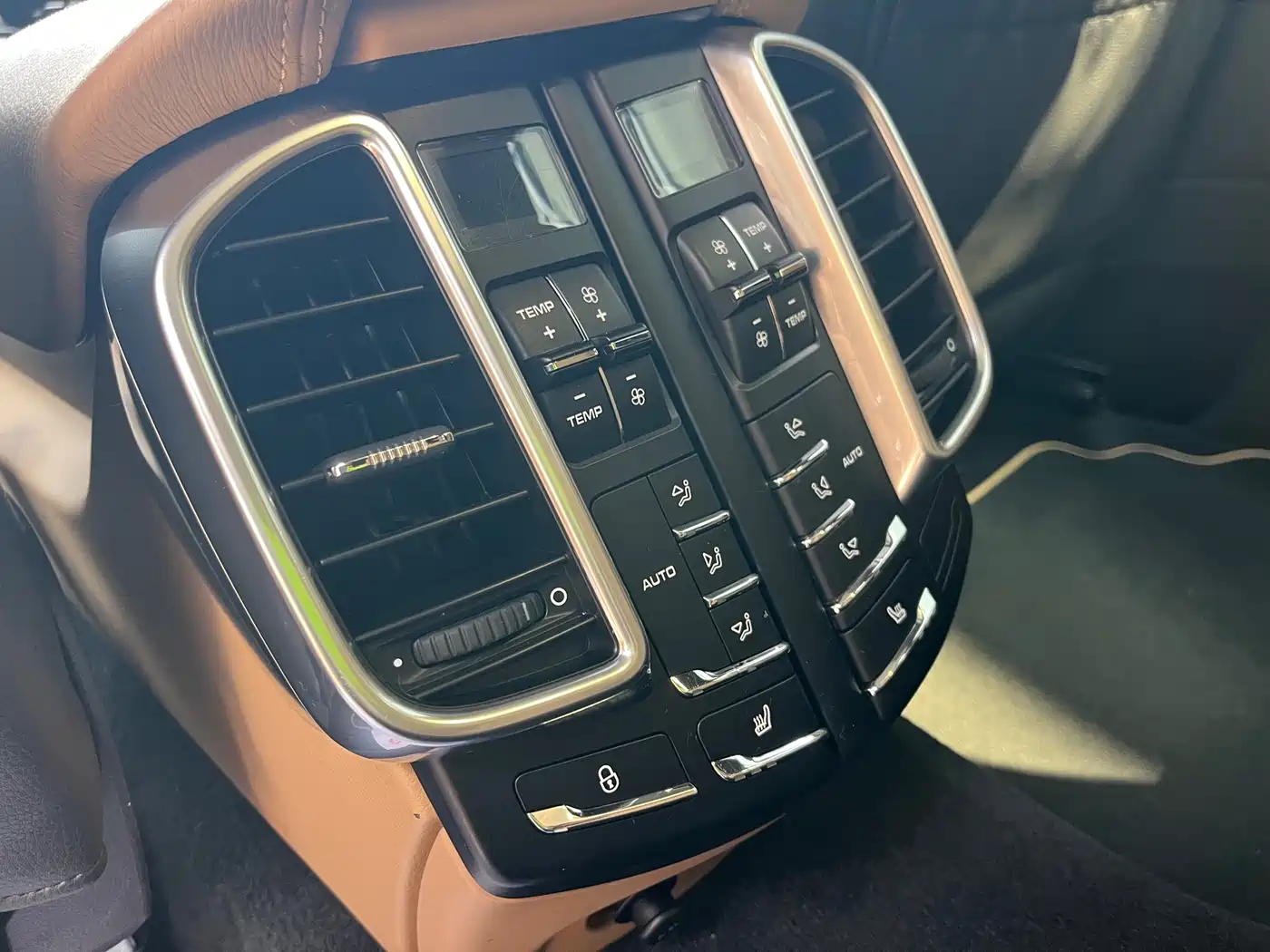 Porsche Cayenne 2014 Cayenne Platinum Edition 3.0T фото 15