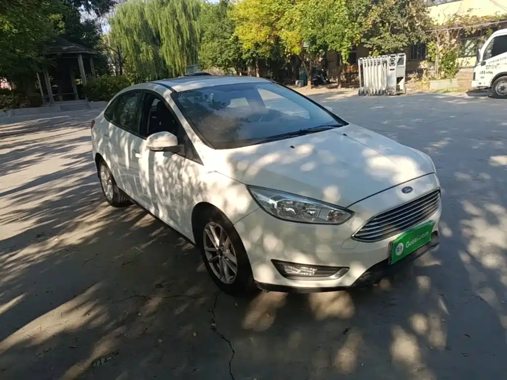 Фото 4 - Ford Focus