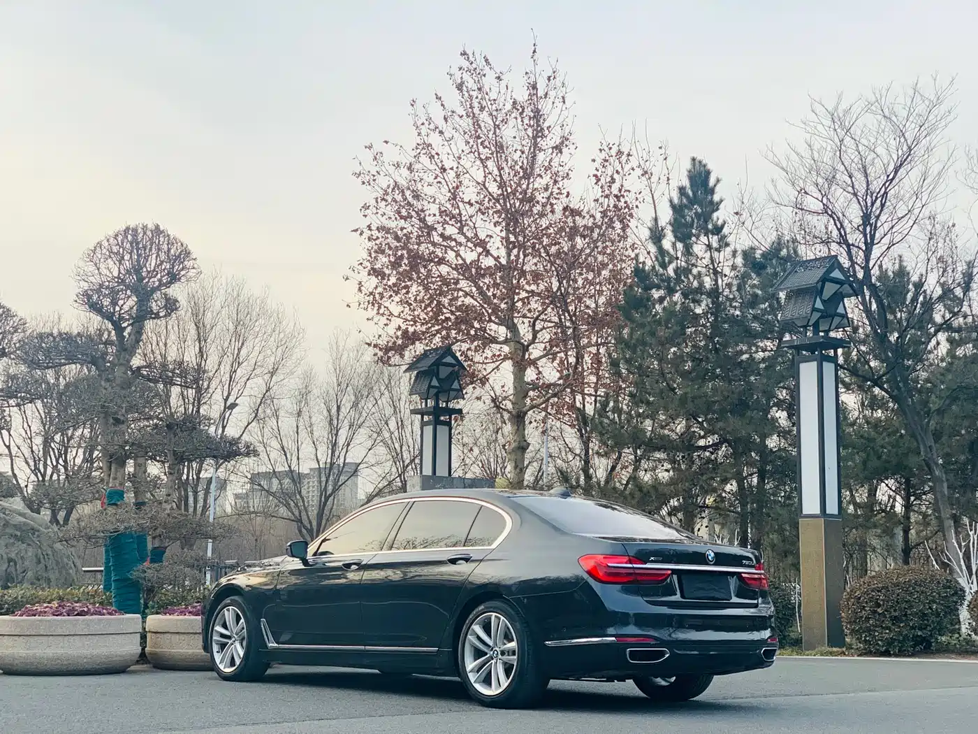 BMW 7 Series 2016 750Li xDrive 4-Seater фото 21