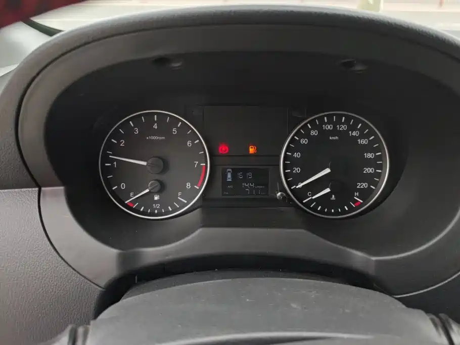 JAC Refine M3 2025 2025 PLUS 1.8L Manual Classic 5-seater