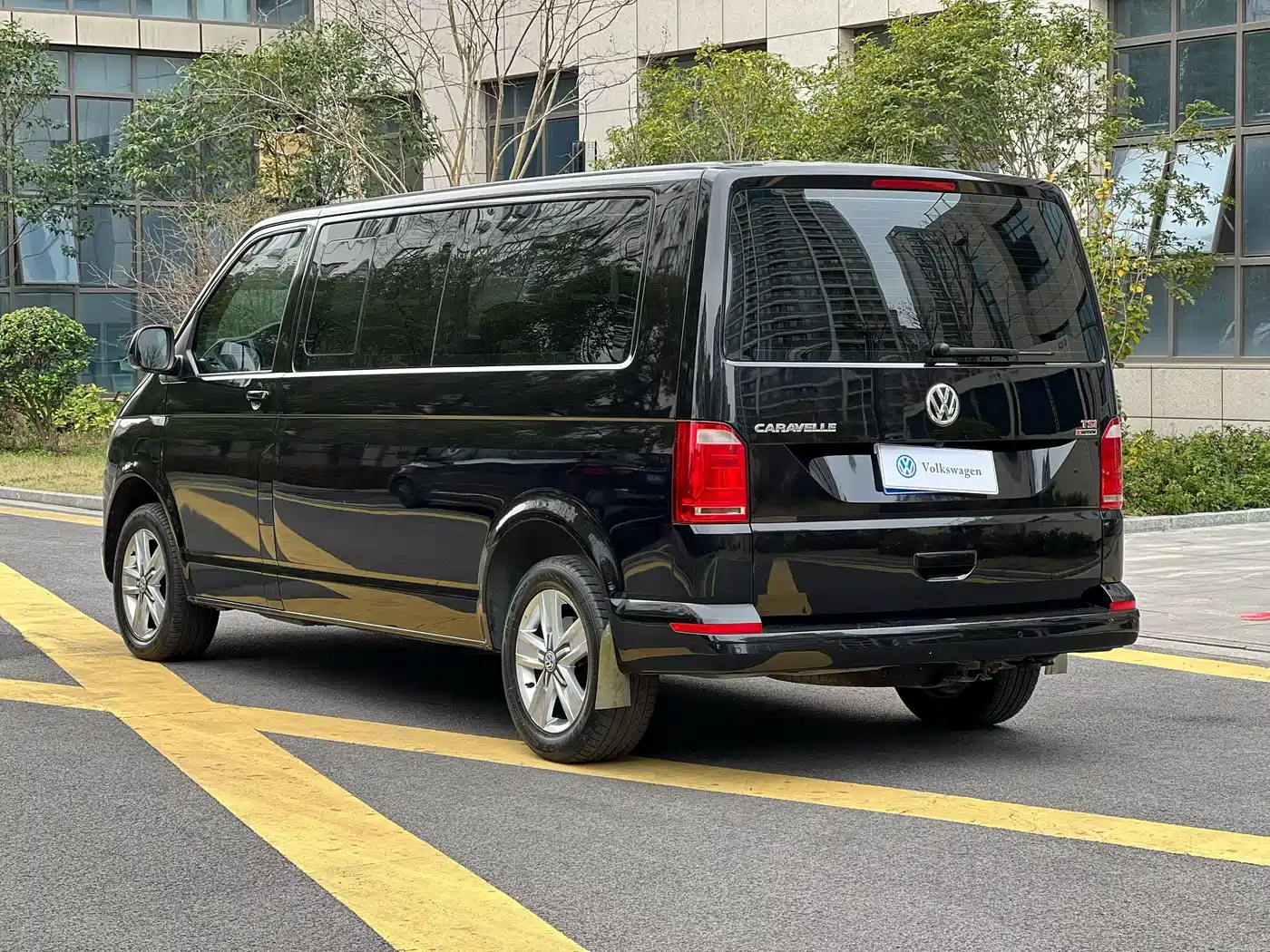 Volkswagen Caravelle 2018 2.0TSI 4WD Comfort Edition 7-Seater фото 3
