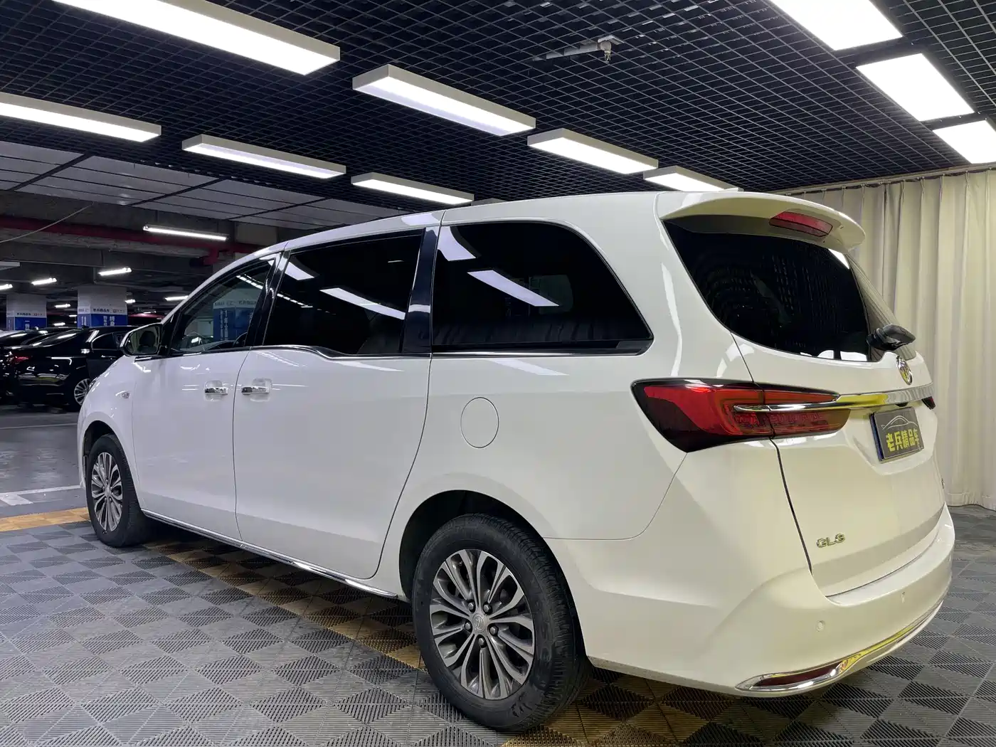 Buick GL8 2023 Land Business Class 652T Luxury фото 6