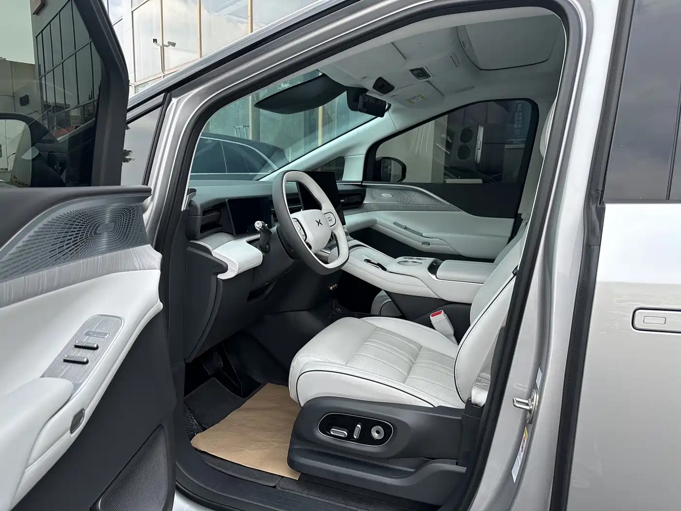 XPeng X9 2025 2025 Extended Range Edition