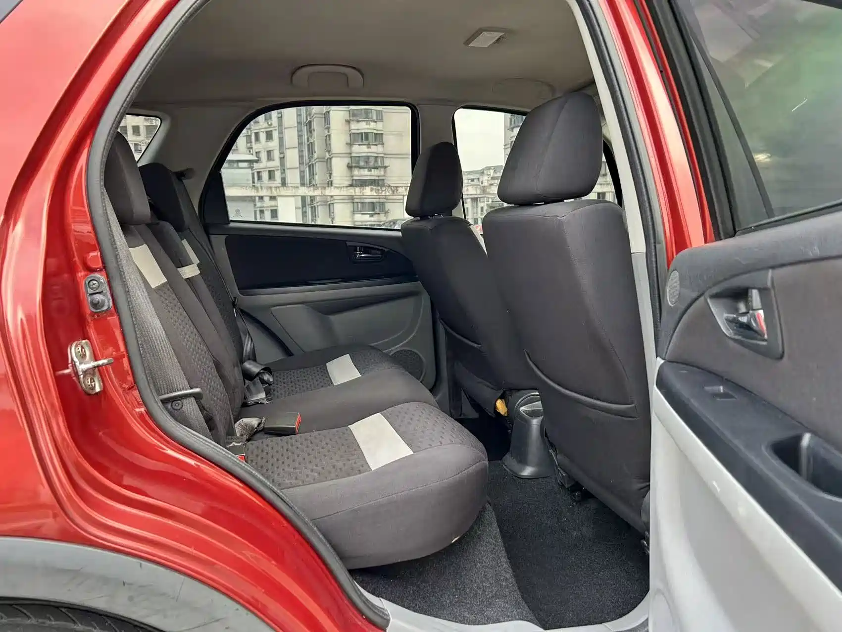Фото 13 - Suzuki SX4