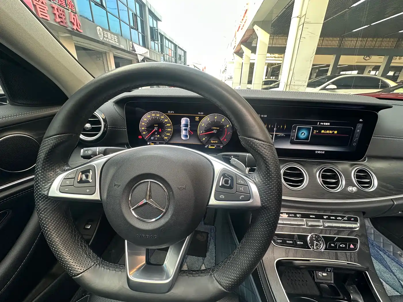 Mercedes-Benz E-Class 2016 E 200 L Sport Type фото 14