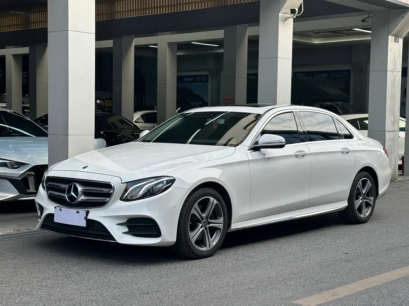 Mercedes-Benz E-Class 2016 E 200 L Sport Type