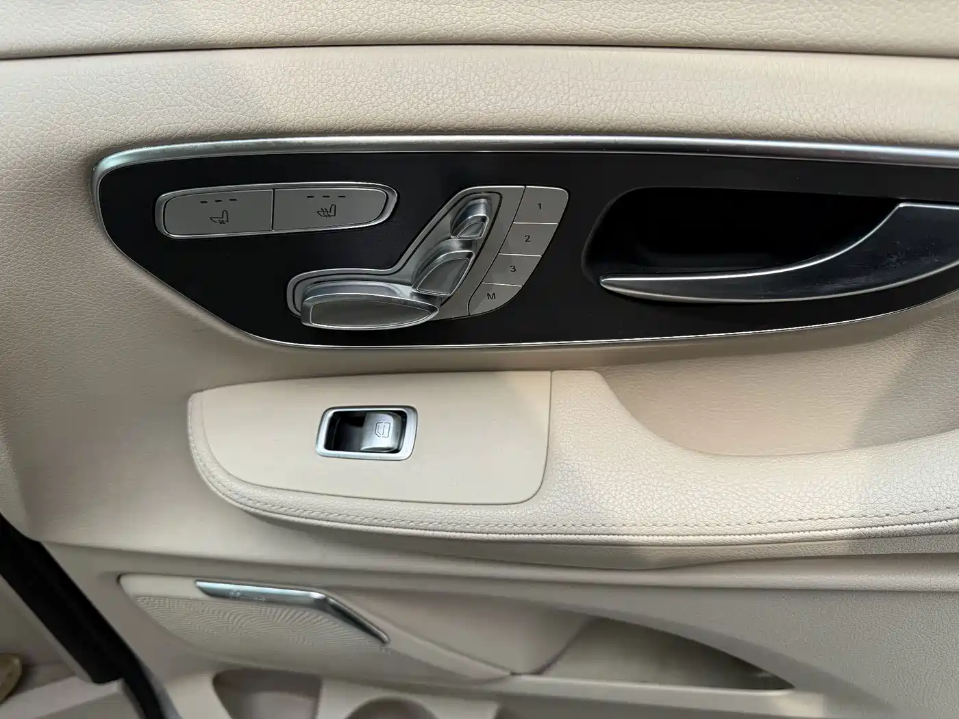 Mercedes-Benz V-Class 2016 2016 V 260 L Premium Long