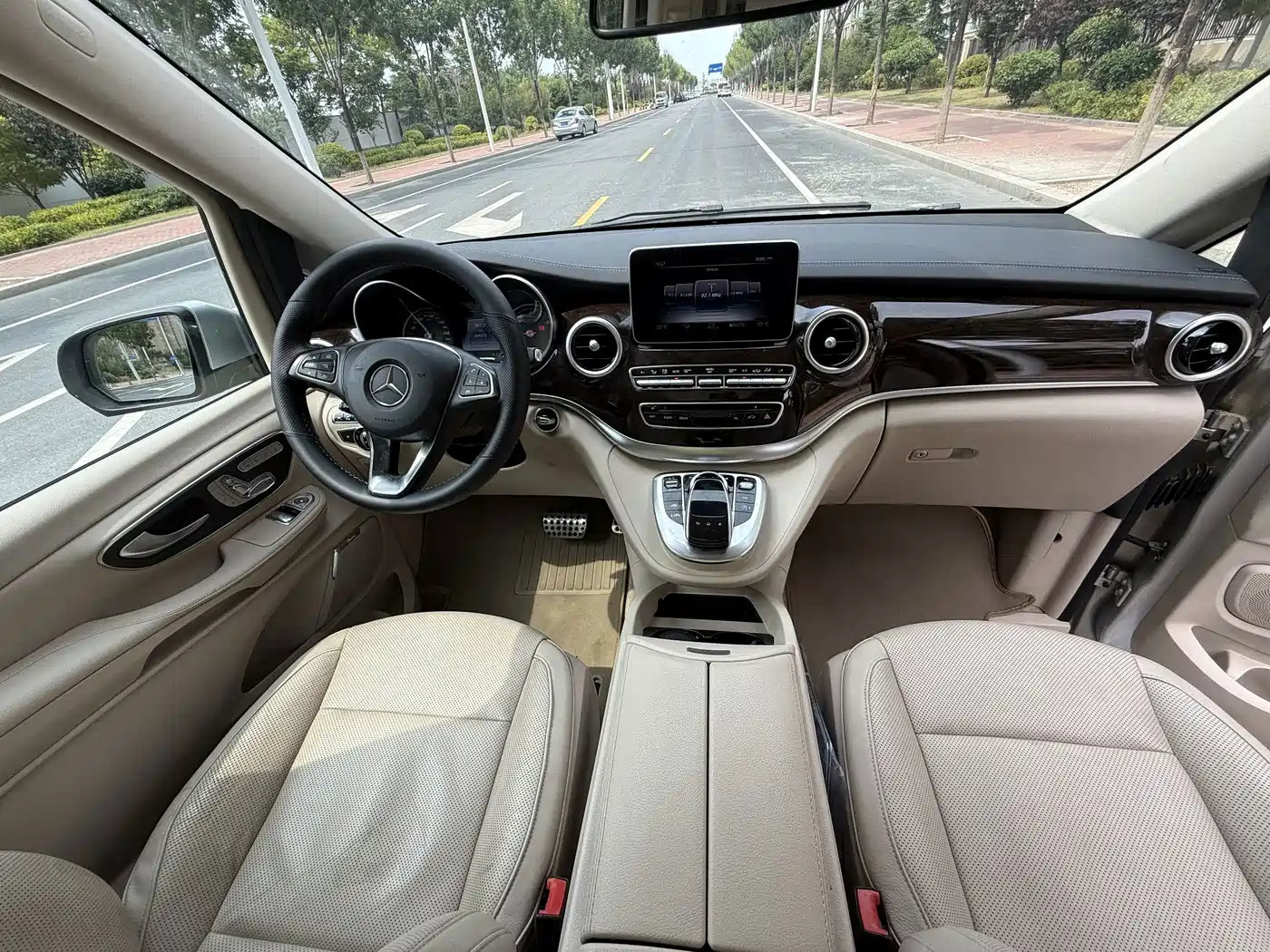 Mercedes-Benz V-Class 2016 2016 V 260 L Premium Long