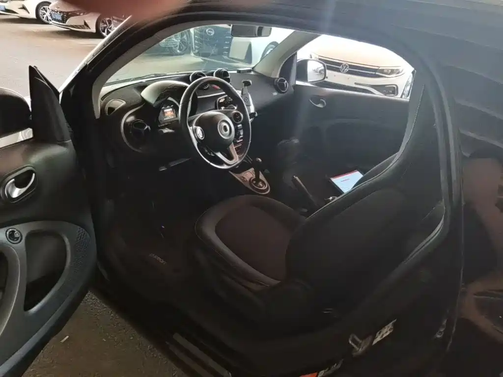 smart fortwo 2019 2018 1.0L 52kW Hardtop Passion Edition China V