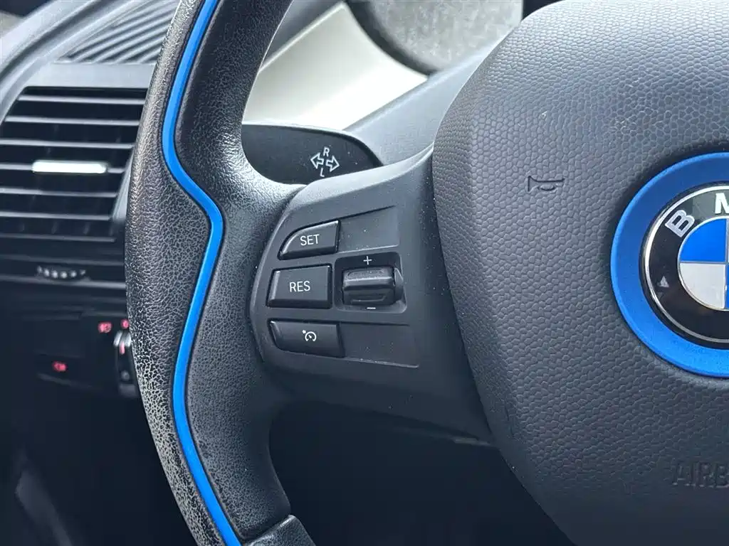 صورة 15 - BMW i3 (Import)
