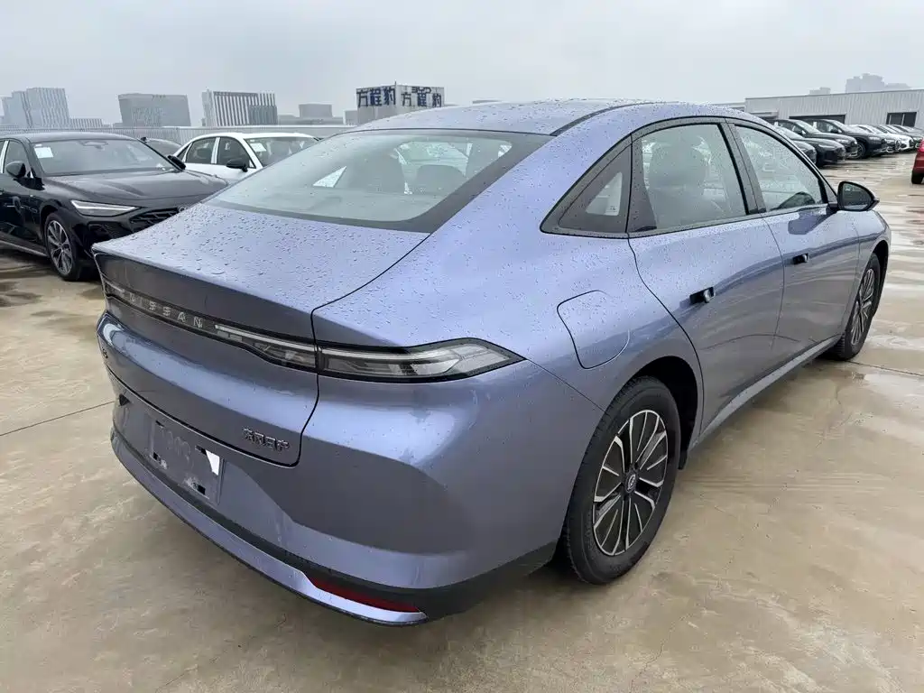 Nissan N6 2025 2025 Mid Configuration