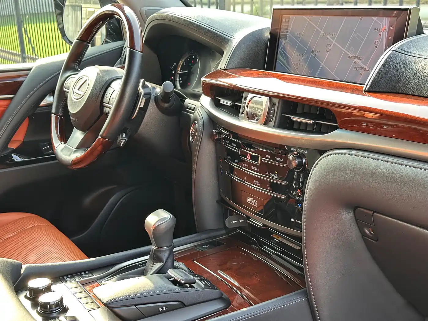 Lexus LX 2016 570 Luxury Premium Edition фото 29