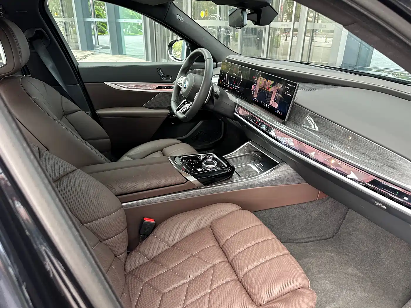 BMW 7 Series 2023 Facelift 740Li Exclusive M Sport Package фото 4