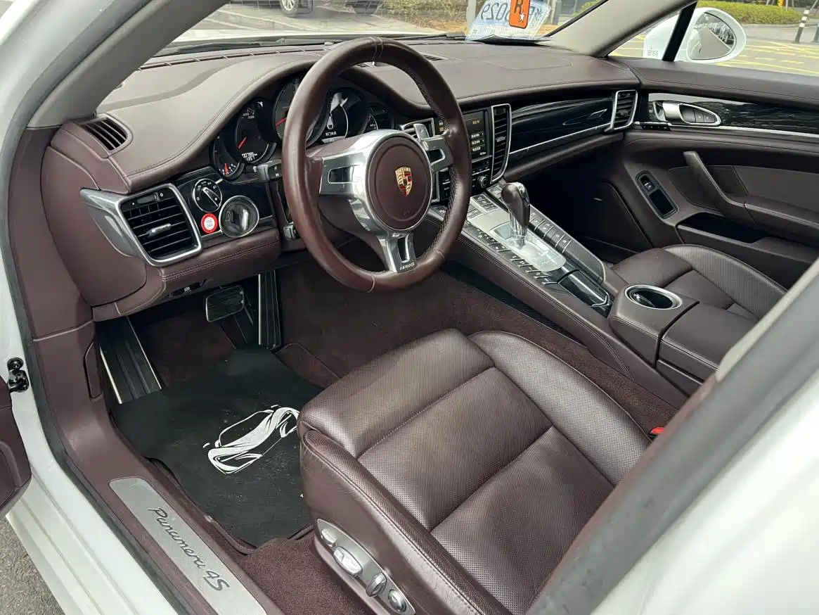 Porsche Panamera 2014 Panamera 4S Sport Edition 3.0T фото 6