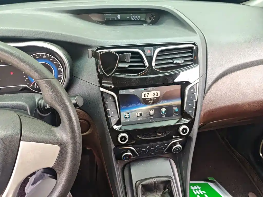 Haima V70 2017 2016 2.0L Manual Enjoyable Type 6-seater