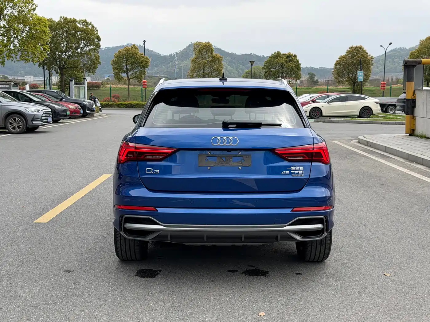 AUDI Q3