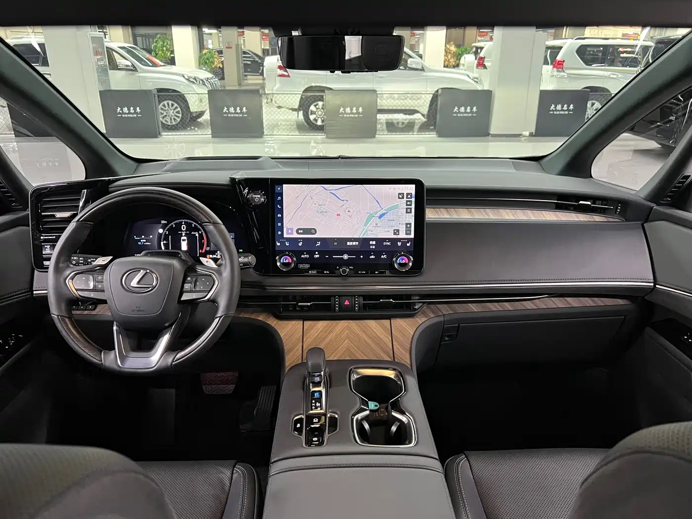 Lexus LM 2024 2023 500h 6-Seater Prestige Edition