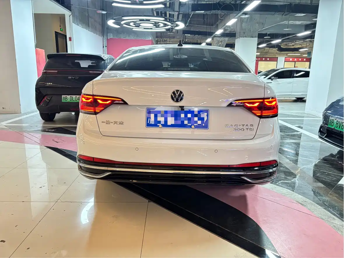 Volkswagen Sagitar 2023 300TSI DSG Excellence Edition фото 15
