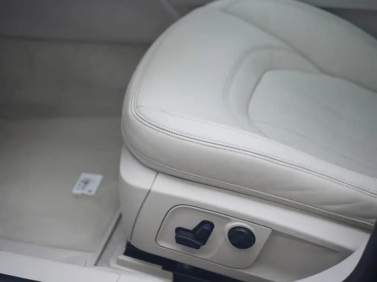 Photo 11 - Maserati Quattroporte