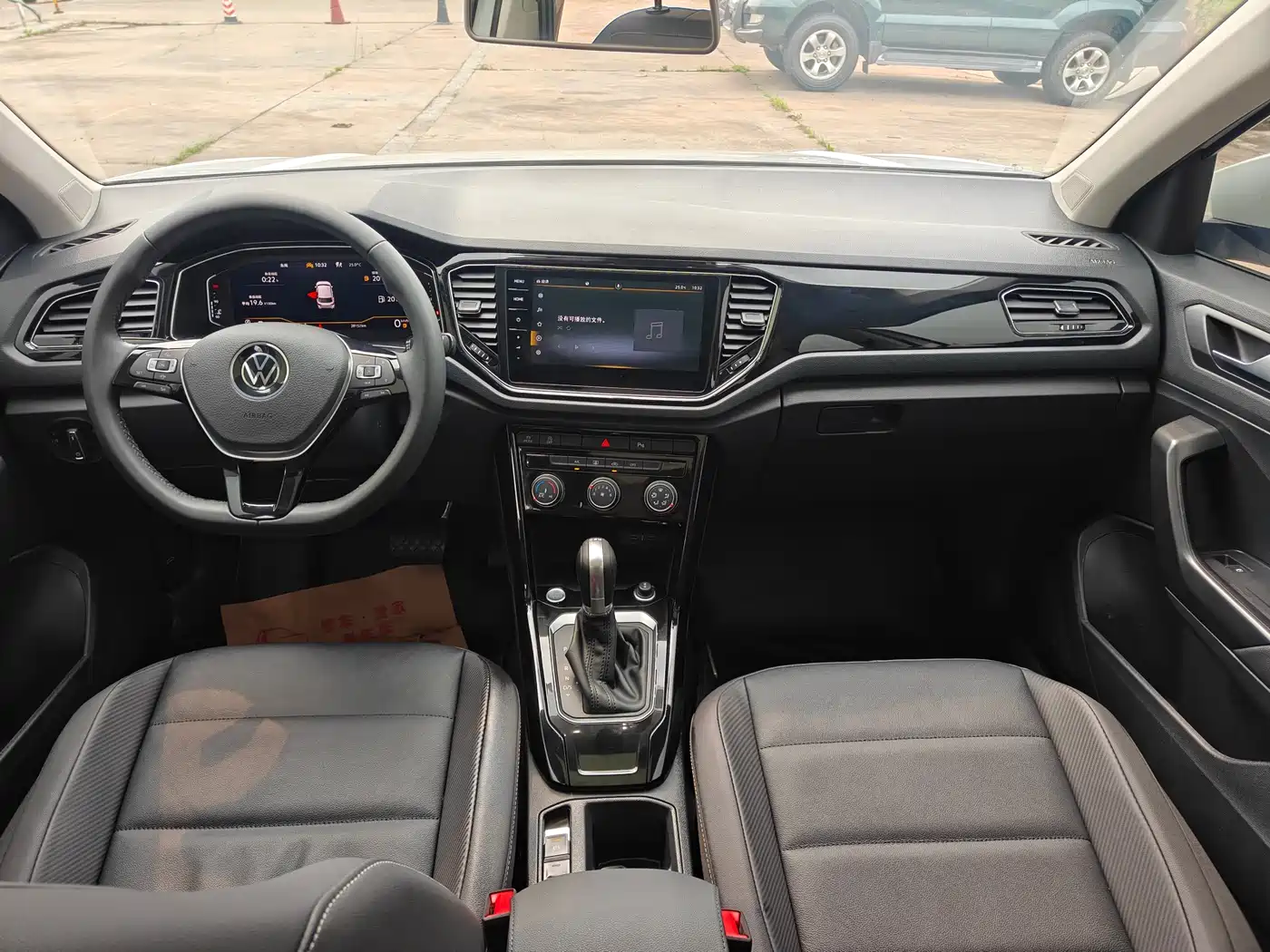 VOLKSWAGEN T-ROC EXPLORING SONGS
