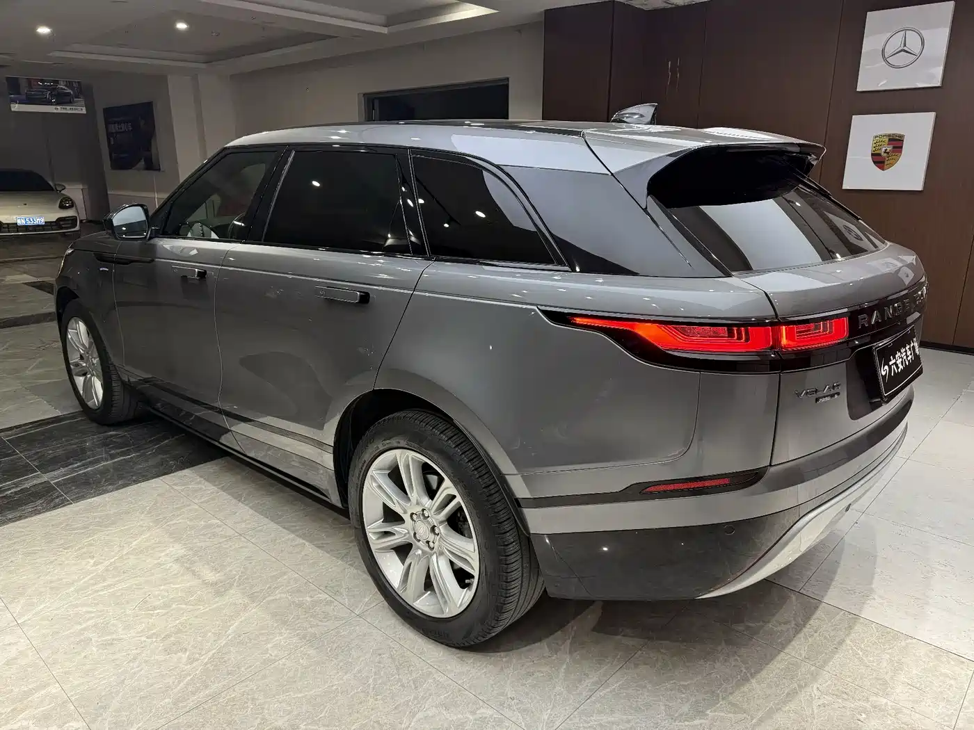 Land Rover Range Rover Velar 2020 P250 R-DYNAMIC S фото 3