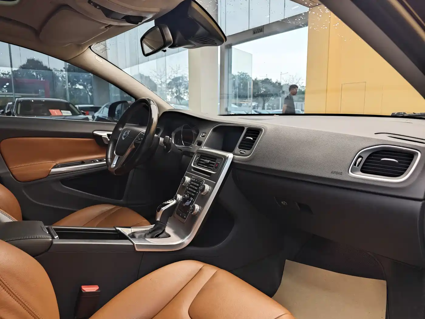 Фото 31 - Volvo S60