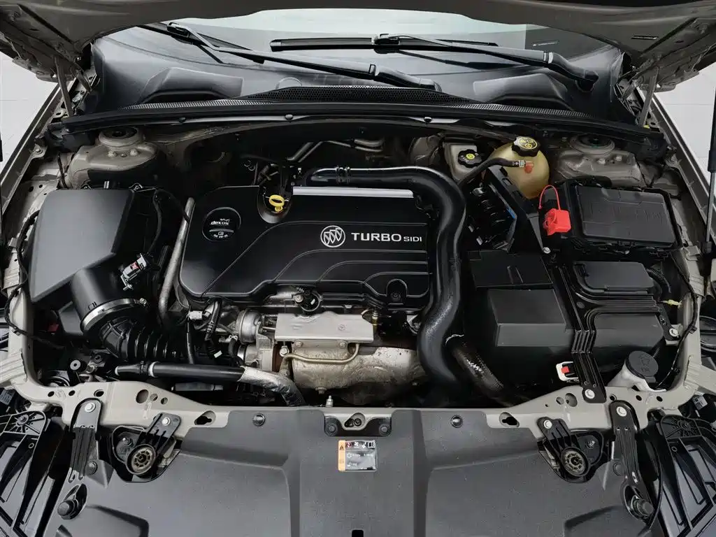 Photo 6 - Buick Regal