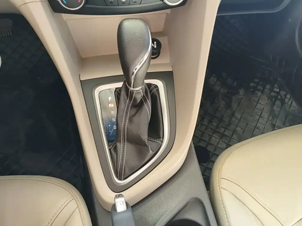 Фото 14 - Buick Excelle