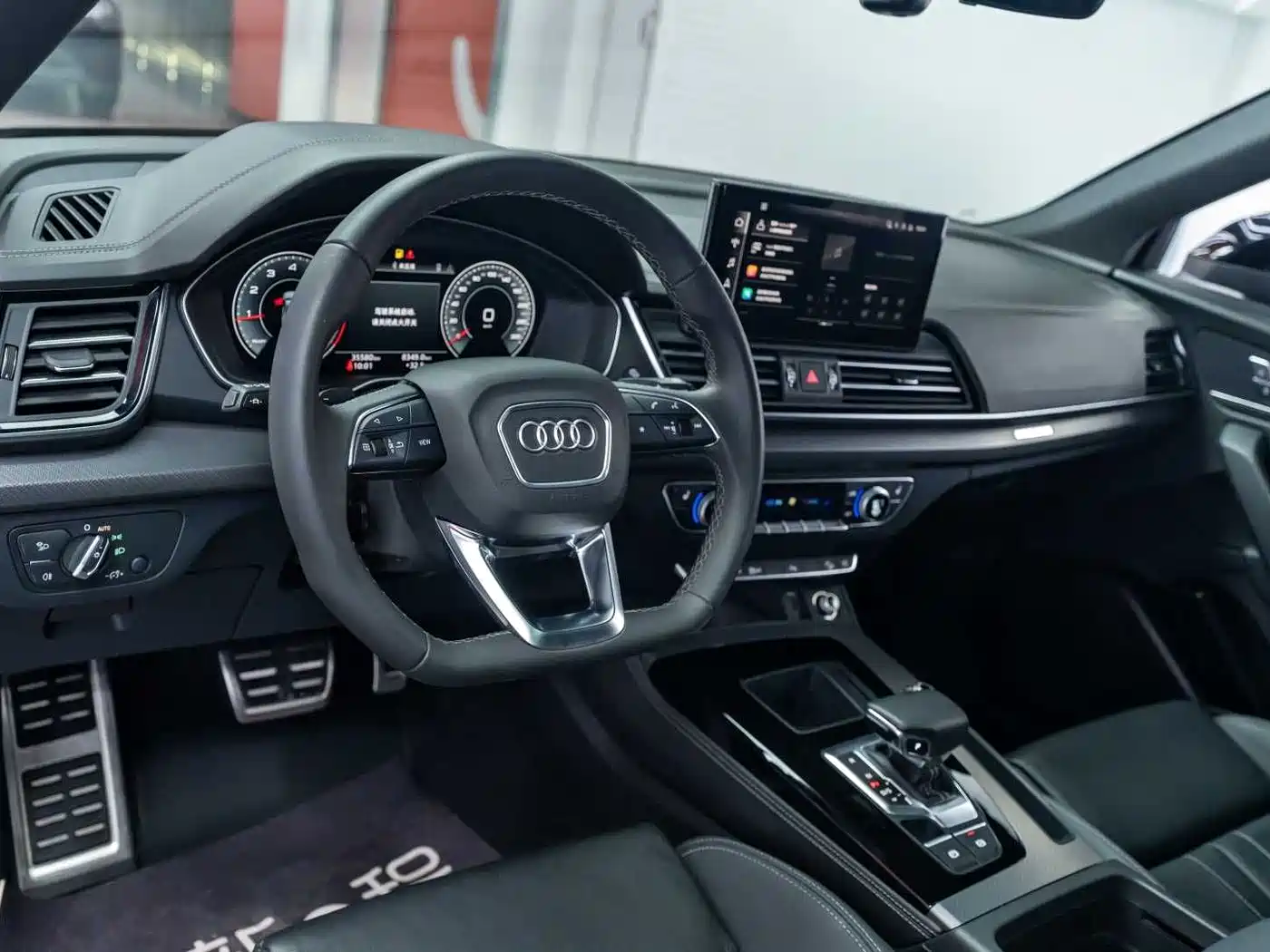 Audi Q5L 2024 Model 40 TFSI Luxury Dynamic фото 8