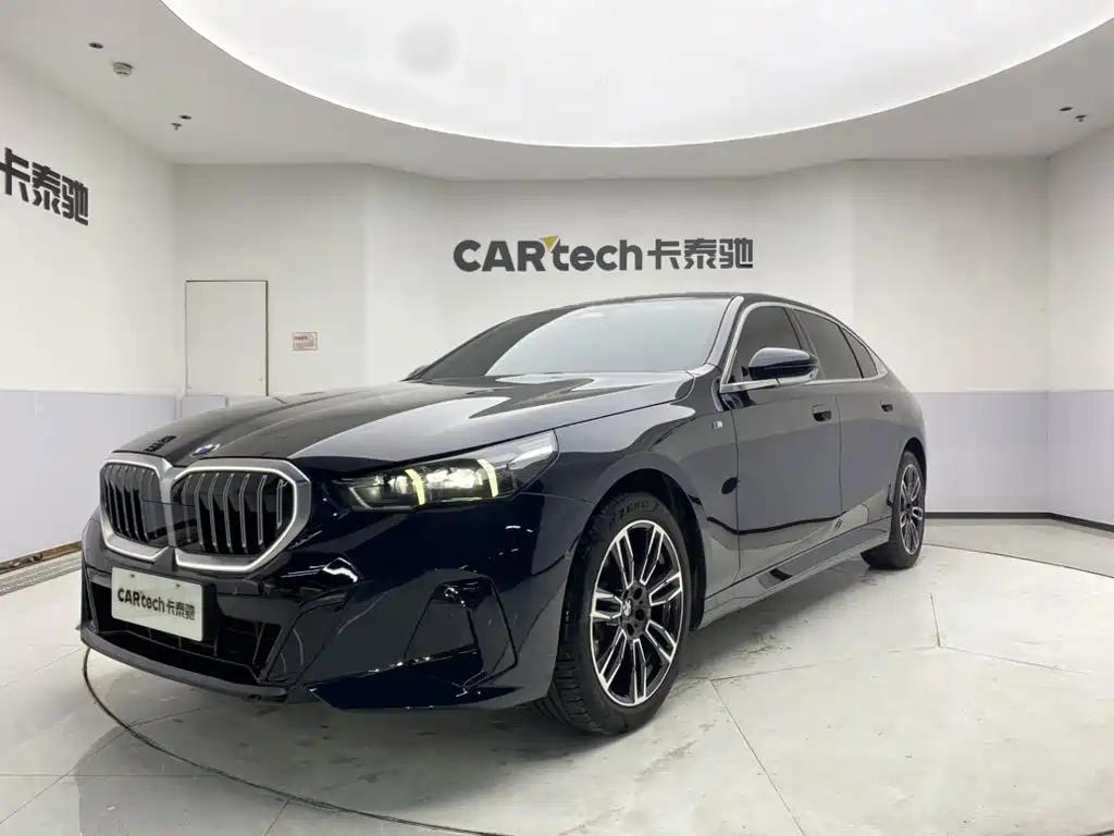 BMW BMW 5 Series 2025 530Li Leading M Sport Package
