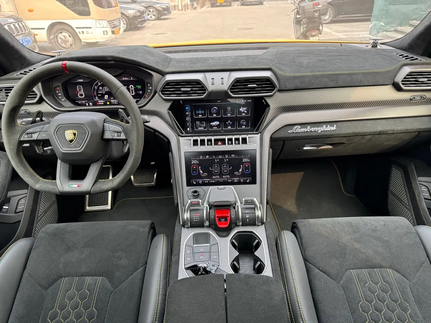 Lamborghini Urus 2022 4.0T V8 Performante фото 13