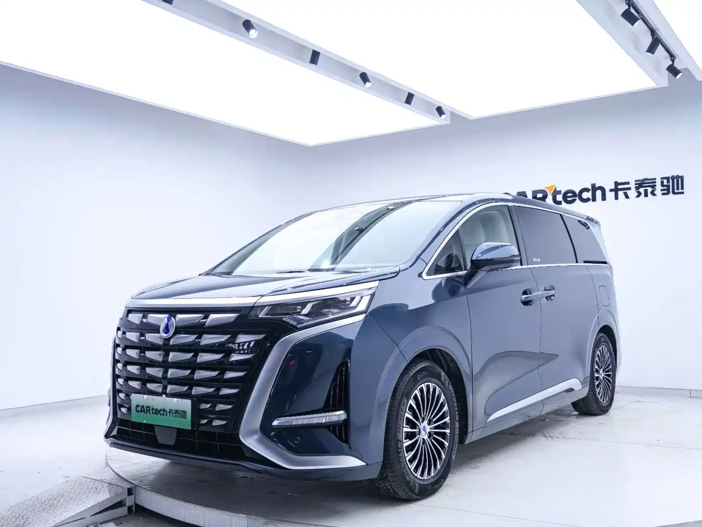 Denza D9 2022 DM-i 970 All-Wheel Drive Honor Edition фото 9