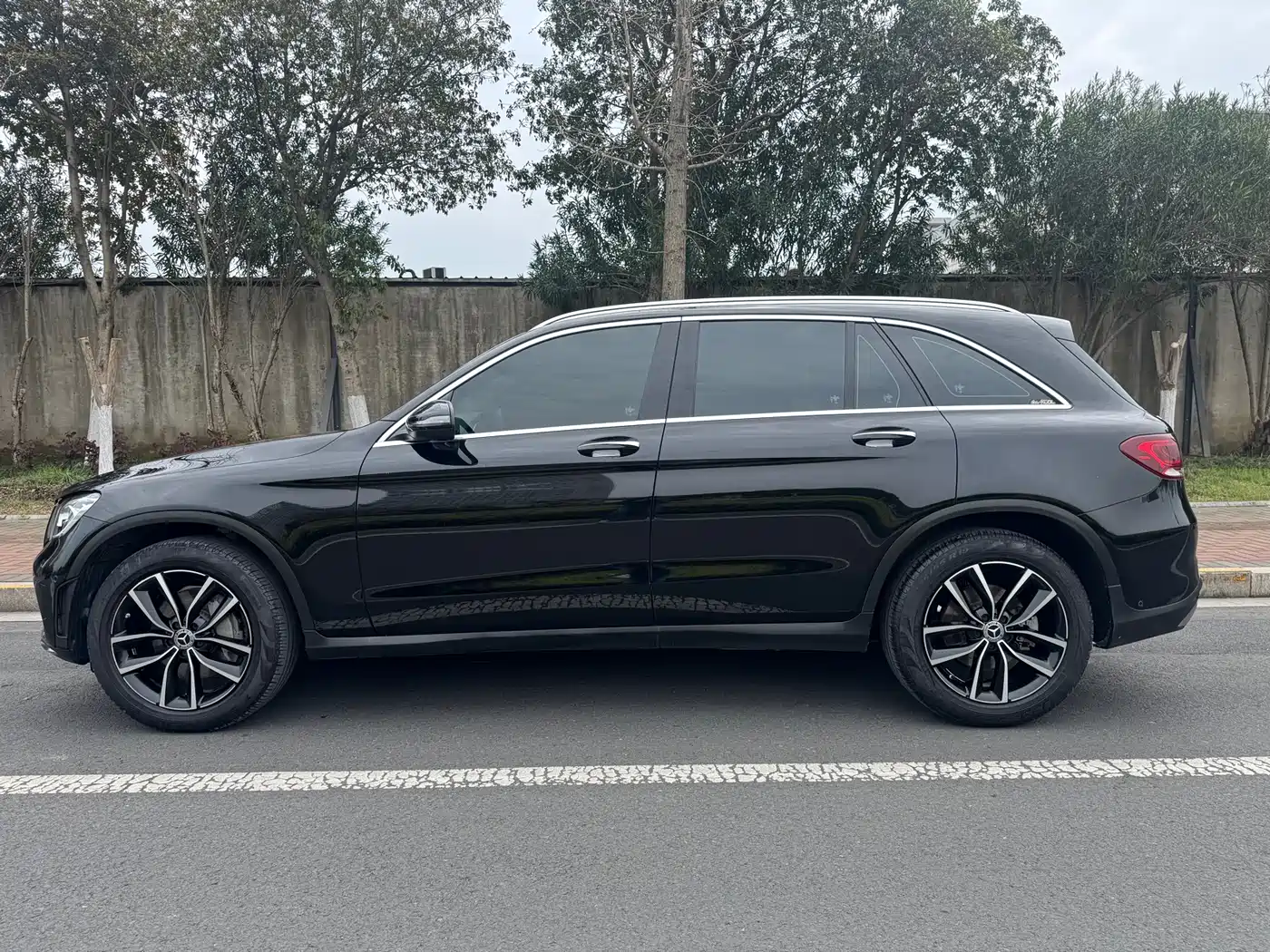 MERCEDES-BENZ GLC