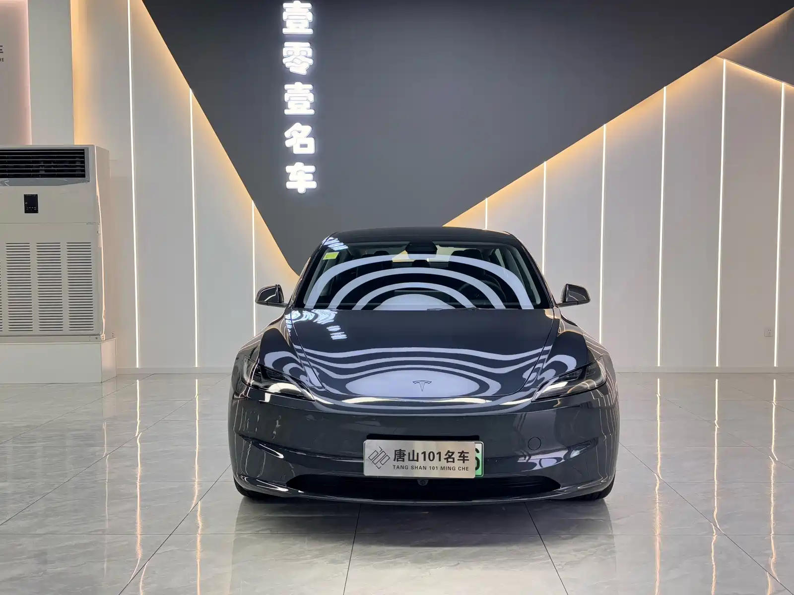 Фото 2 - Tesla Model 3