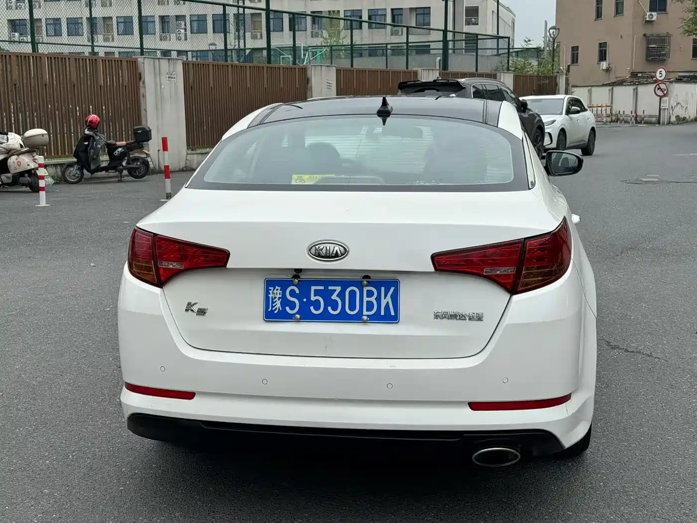 Kia K5 2012 2.4L Automatic DLX Special Edition фото 8