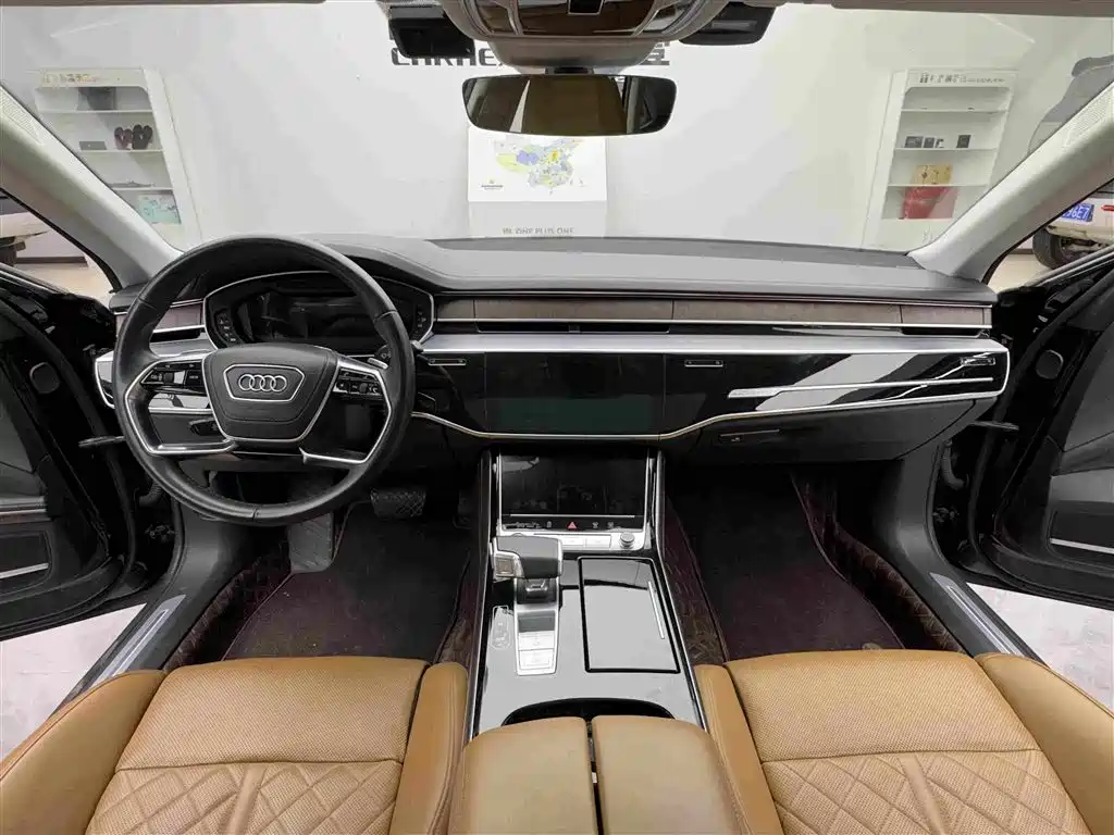 Фото 12 - Audi A8