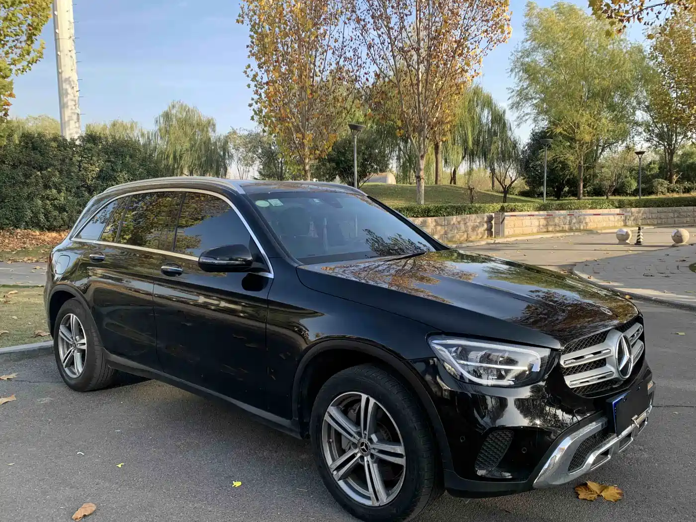 MERCEDES-BENZ GLC