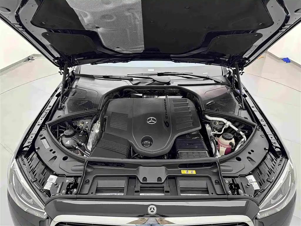 Фото 28 - Mercedes-Benz S-Class
