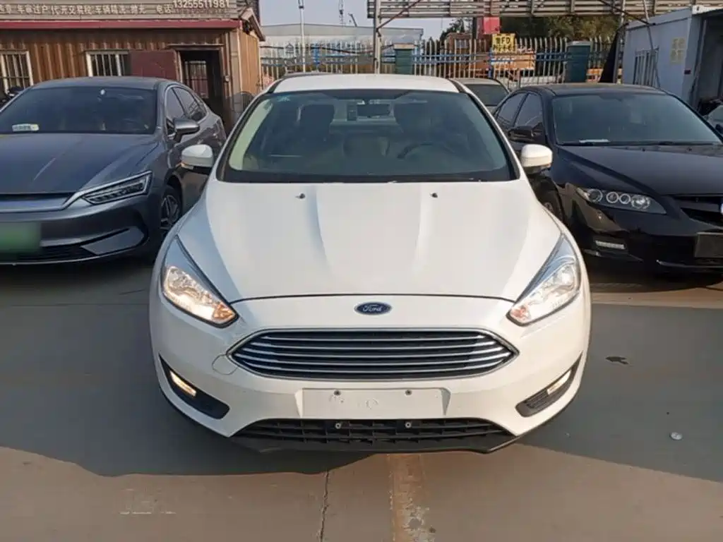 Фото 3 - Ford Focus