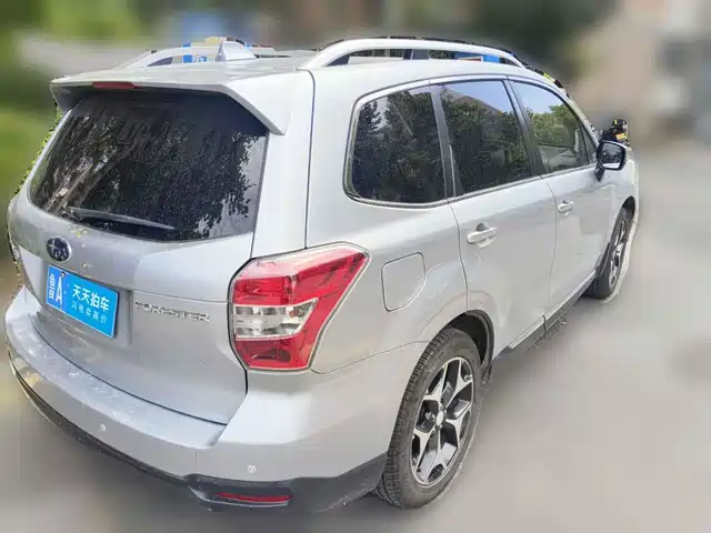 Subaru Forester 2013 2.5i Automatic Premium Edition — фото 2