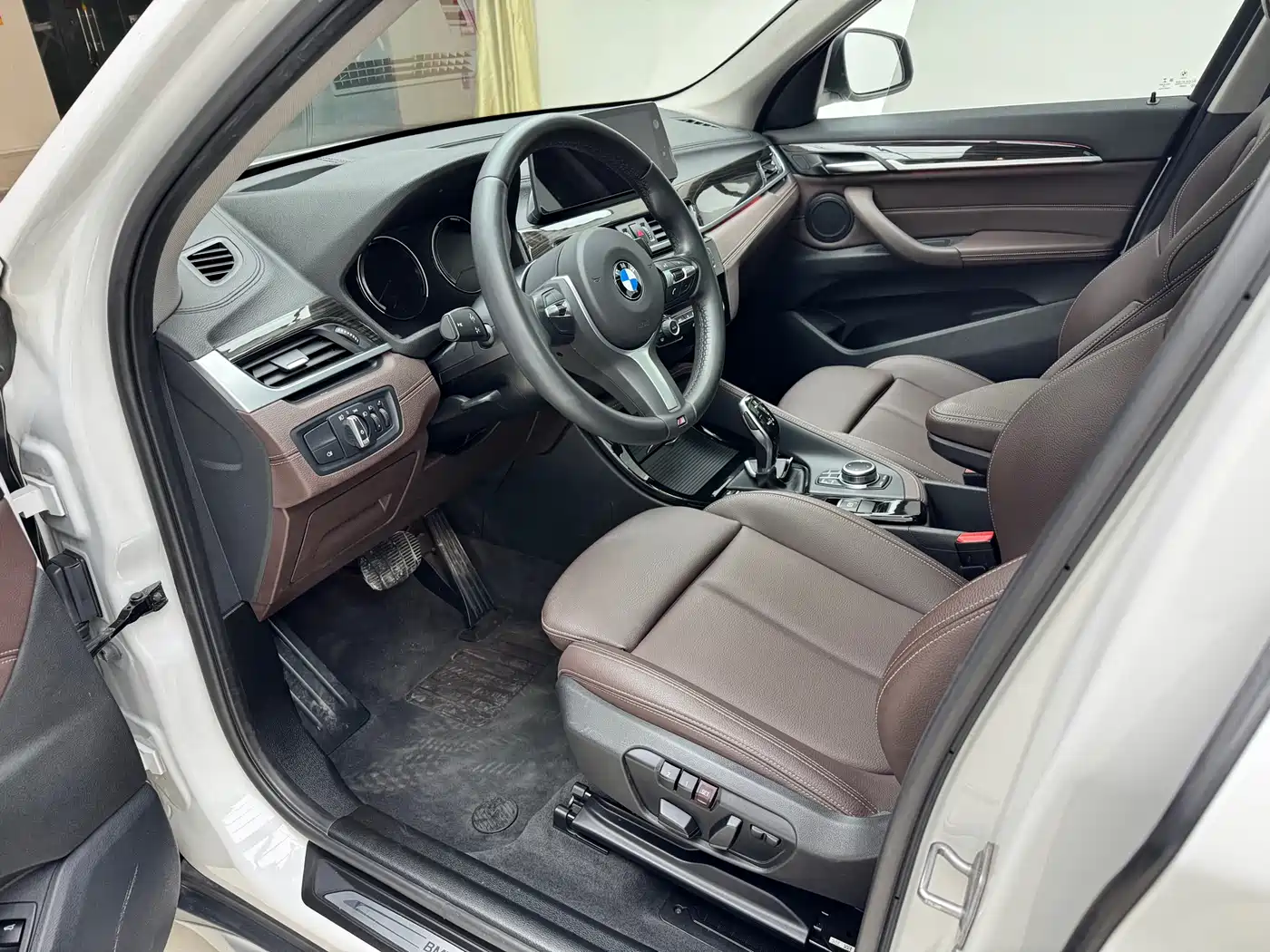 BMW X1 2020 xDrive25Li Premium Edition фото 4