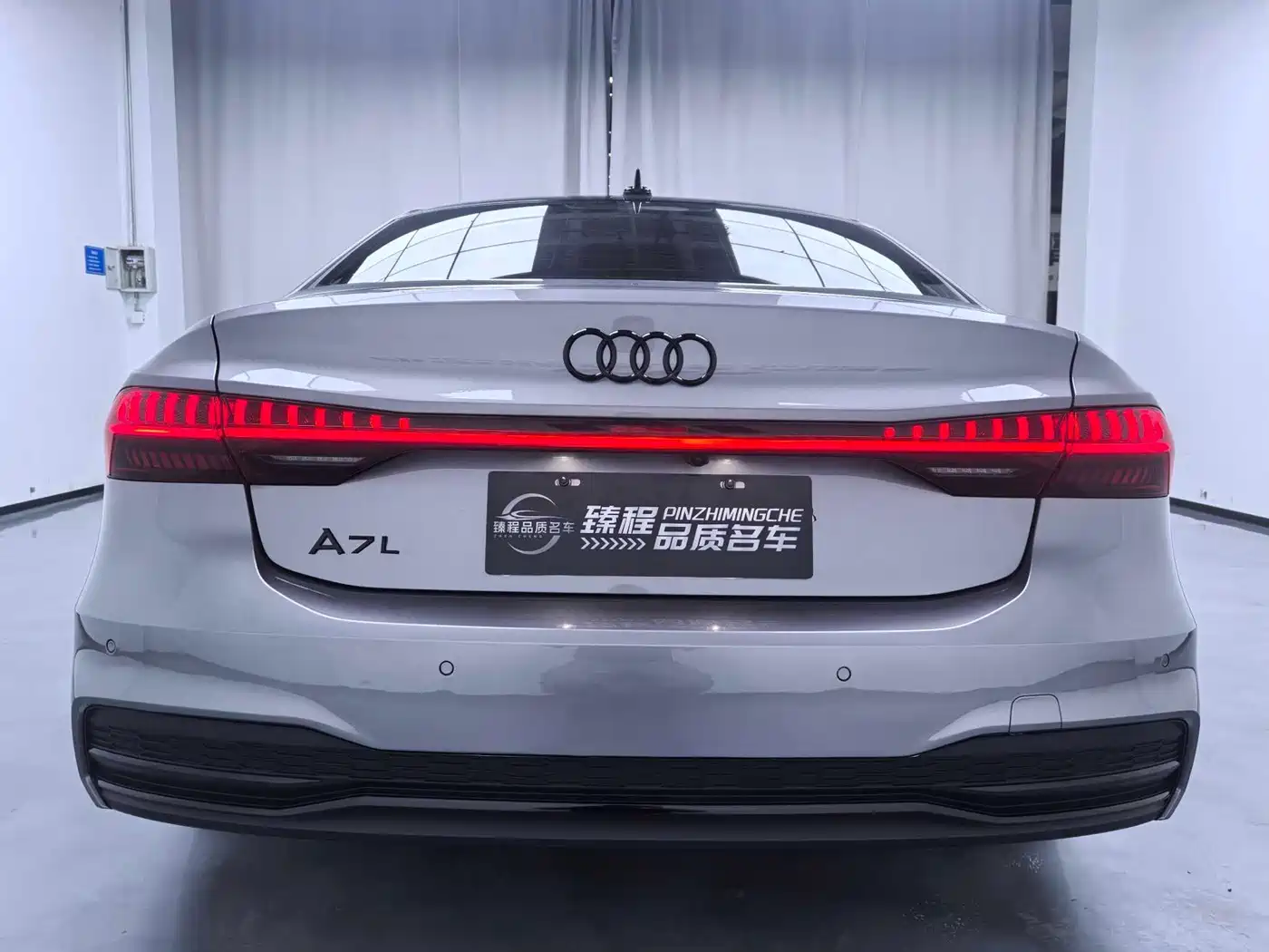 Фото 17 - Audi A7L