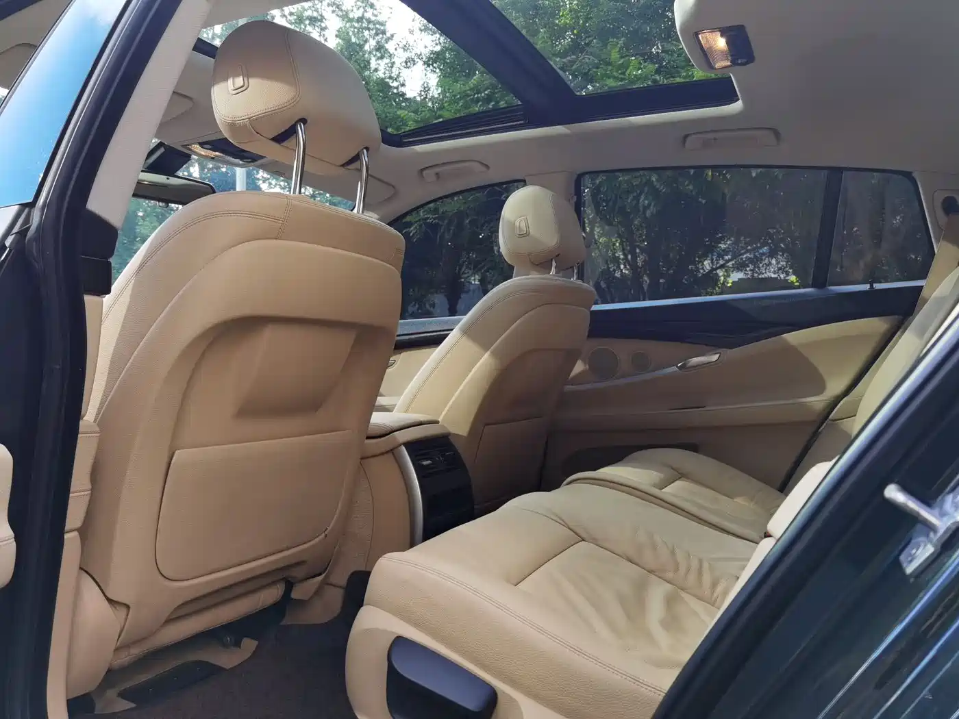 BMW 5 Series GT 2014 528i Leading фото 10