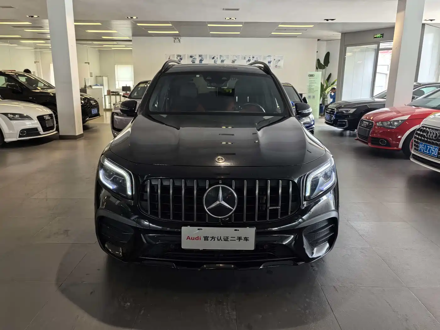 Mercedes-Benz GLB AMG 2021 Facelift AMG GLB 35 4MATIC фото 2