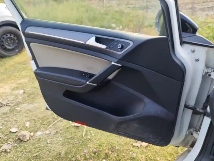 Фото 7 - Volkswagen Golf