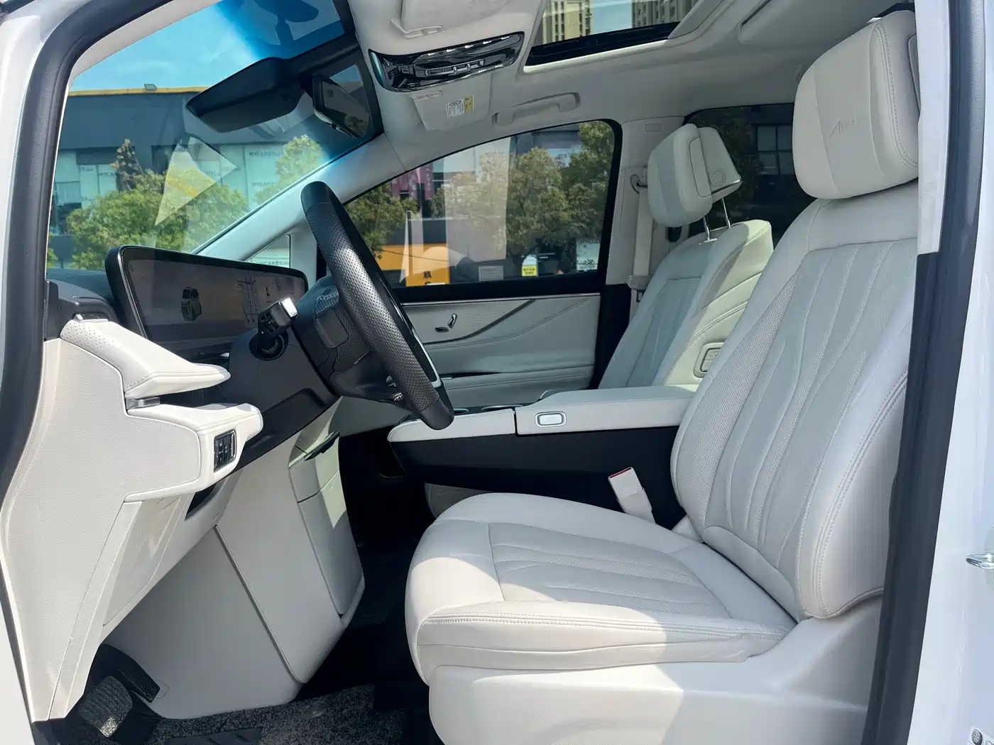 BUICK GL8 NEW ENERGY