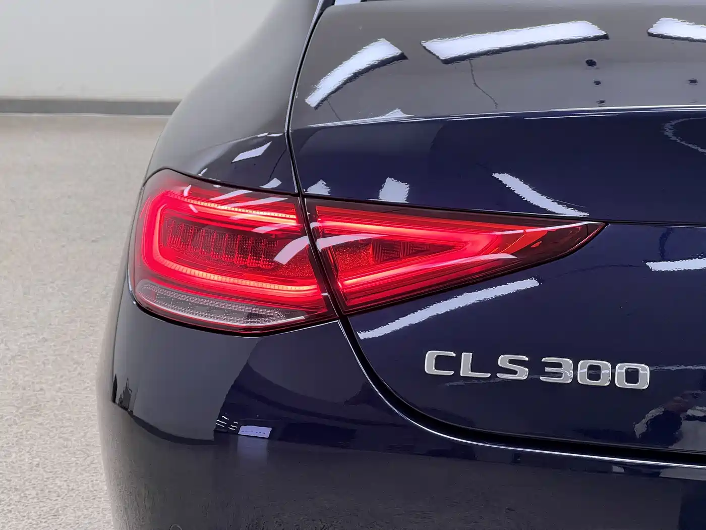 Mercedes-Benz CLS 2018 CLS 300 Dynamic фото 38