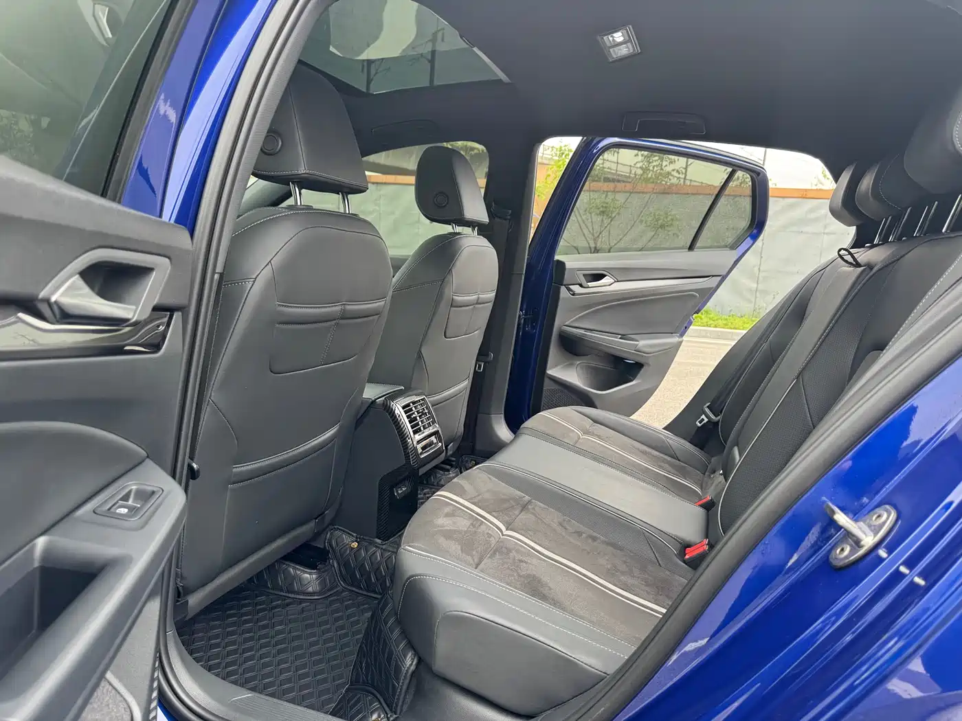 Volkswagen Golf 2023 280TSI DSG R-Line Lite фото 11